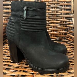 Sam Edelman Ankle Boot Fowler Nubuck Leather Black
US 6.5. Excellent condition!